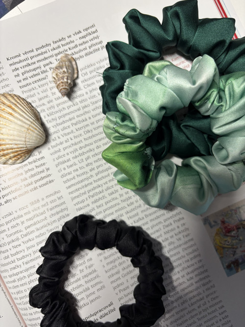Emerald Whisper – Silk Scrunchie Set — foto 3