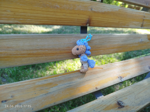 Handmade Amigurumi Bird Keychain 2,4" — foto 5