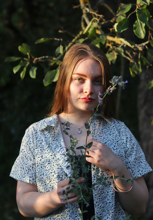 Halenka Dívka se šantou — foto 3