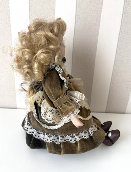 Porcelánová panenka Klara — foto 4