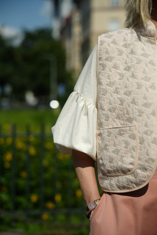 Žakárová vesta Jackie — foto 6