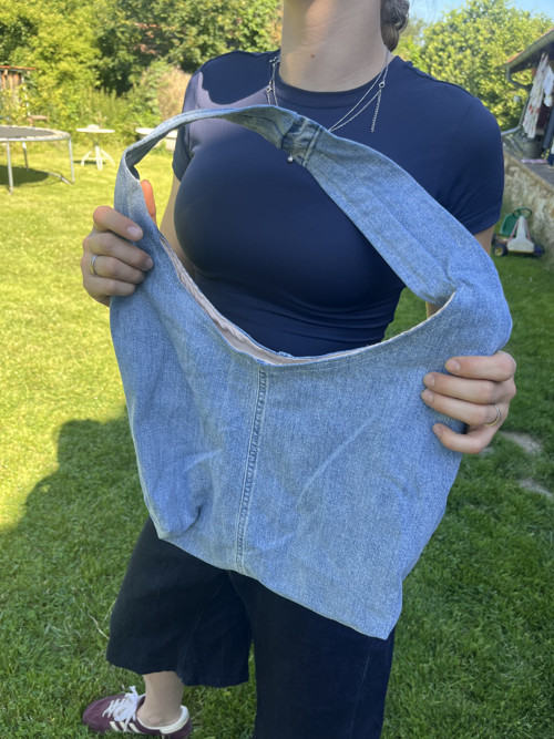 Upcycled tote bag z džín — foto 5