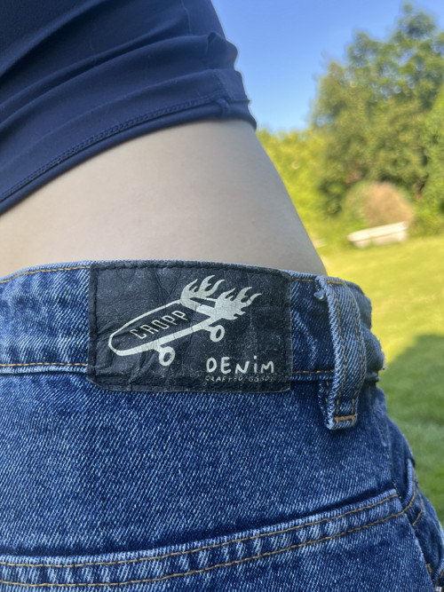 Upcycled baggy jeans — foto 3