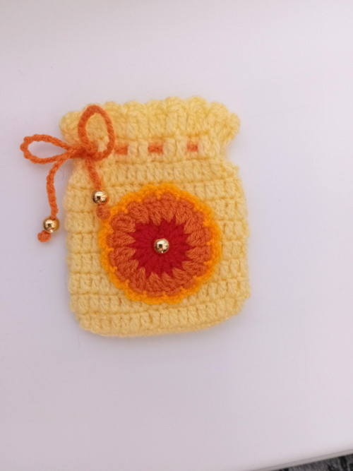 Háčkovaný pytlíček 8 x 9,5 cm — foto 3