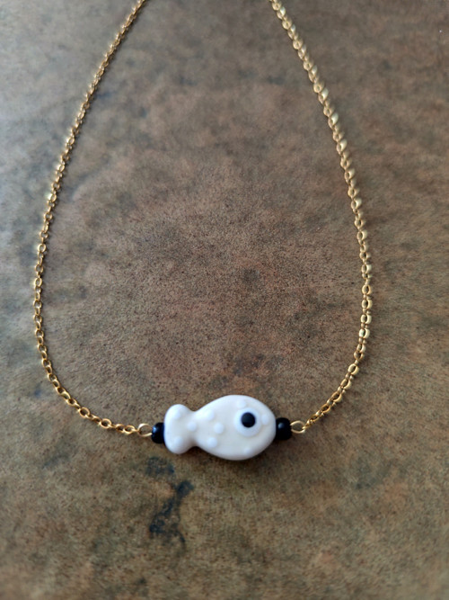 Choker s rybkou — foto 3