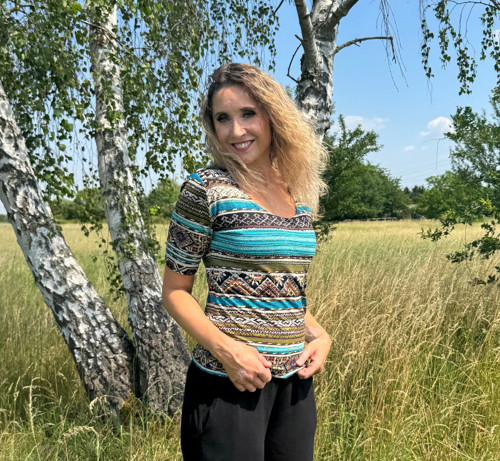 Tričko V výstřih etno vzor — foto 3