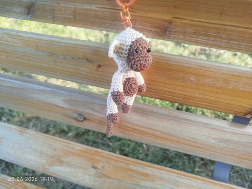 Handmade Amigurumi Monkey Keychain 4" — foto 4