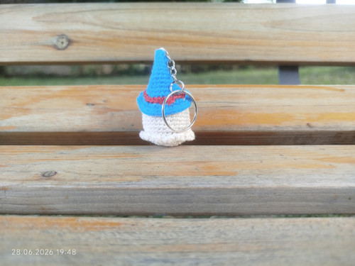 Handmade Amigurumi Ghost Keychain 2,4" — foto 4