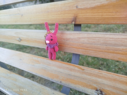 Handmade Amigurumi Rabbit Bunny Keychain 4" — foto 2