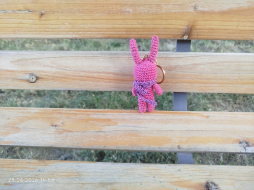 Handmade Amigurumi Rabbit Bunny Keychain 4" — foto 4