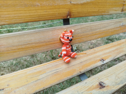 Handmade Amigurumi Cat Keychain 2,4" — foto 3