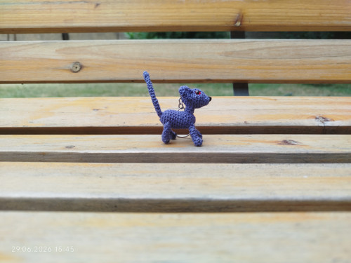 Handmade Amigurumi Cat Keychain 1,5" — foto 2