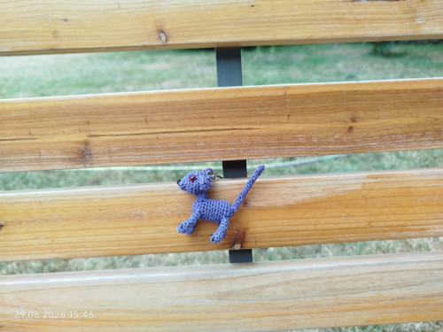 Handmade Amigurumi Cat Keychain 1,5" — foto 4
