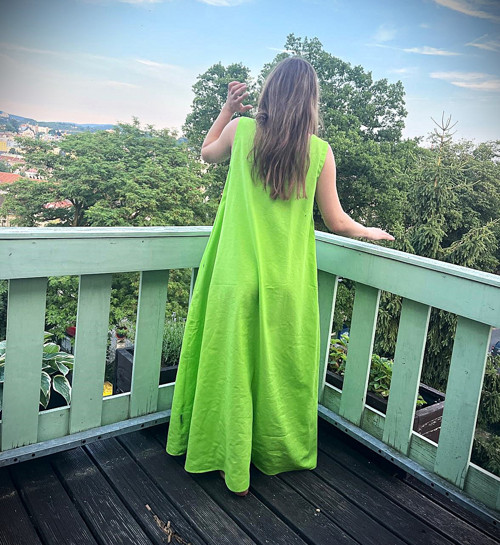 Lněné šaty Jarní zelené oversize bez pásku — foto 2