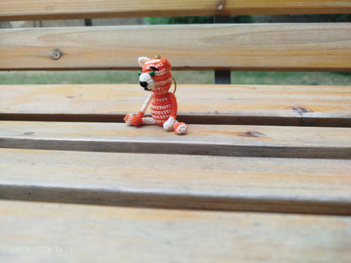Handmade Amigurumi Cat Keychain 2,4" — foto 2