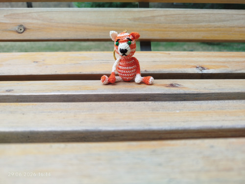 Handmade Amigurumi Cat Keychain 2,4" — foto 4