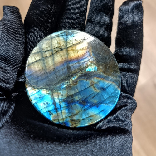 Labradorit, ID 5761, průměr 53 mm — foto 5