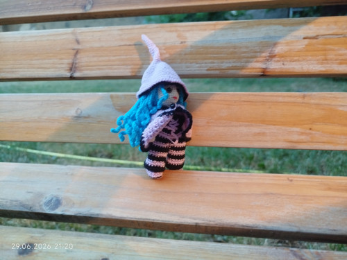Handmade Amigurumi Witch Doll 3,5" — foto 3