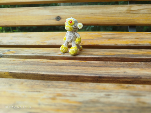 Handmade Amigurumi Monkey Keychain 2" — foto 4