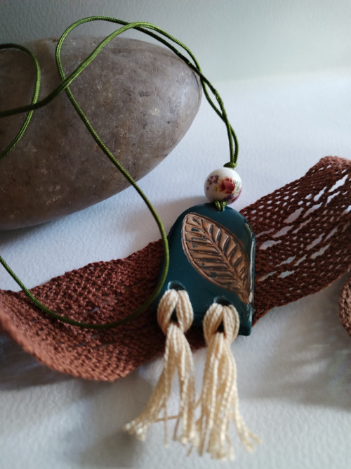 Náhrdelník s lístkem — foto 3