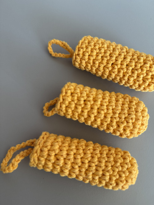 Háčkovaná přívěsek STICK — foto 4