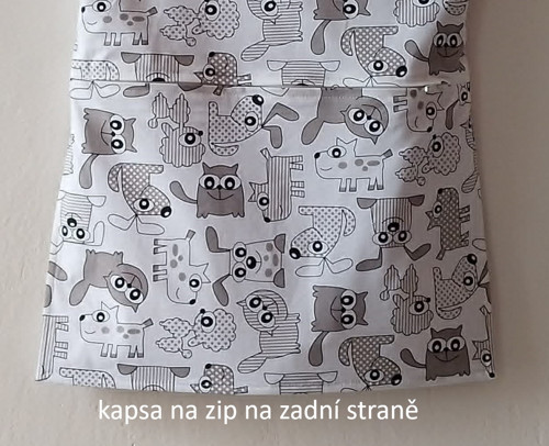 Skladem Pandy kapsář na ramínko — foto 2