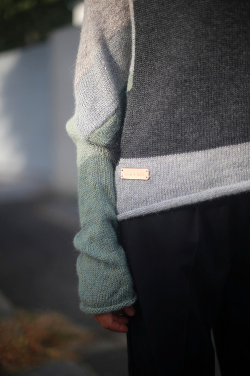 Svetr DOSA-TRAPEZ patchwork alpaka/hedvábí — foto 4