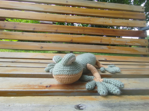 Handmade Amigurumi Lizard Acrylic 12" — foto 3