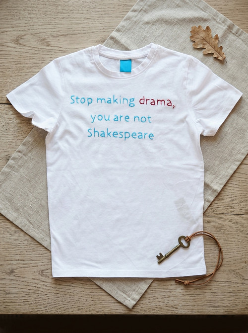Dětské tričko „Stop Making Drama“ – bílé, 122/128 — foto 2
