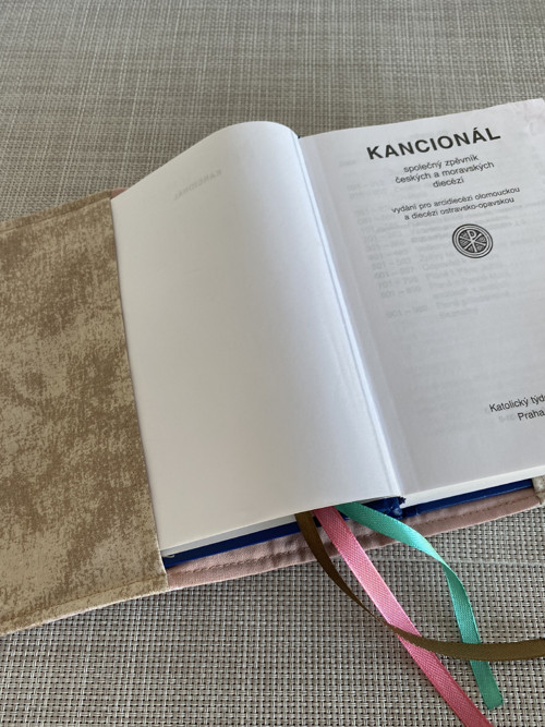 Textilní obal na Kancionál — foto 3