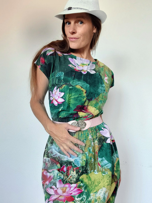 Půvabné Letní Šaty Lekníny — foto 4