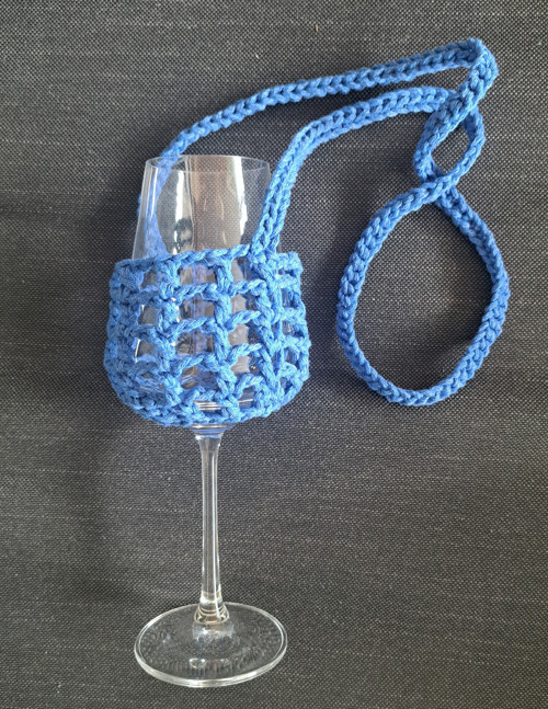 Háčkovaný držák na skleničku - modrý — foto 2