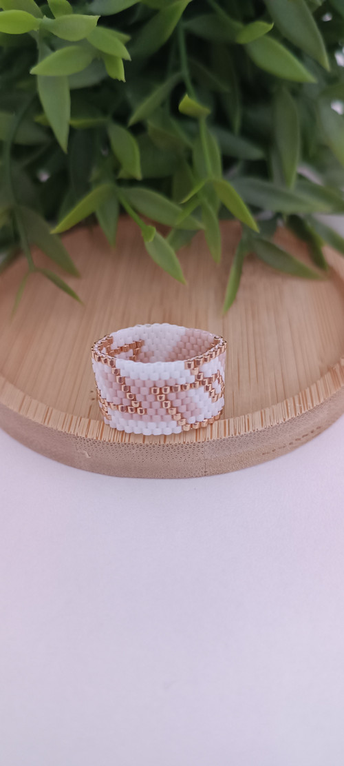 Prstýnek rosegold geometrie — foto 2