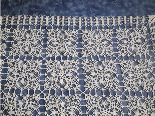 Obdélník háčkovaný ubrus 125 x 50 cm — foto 3