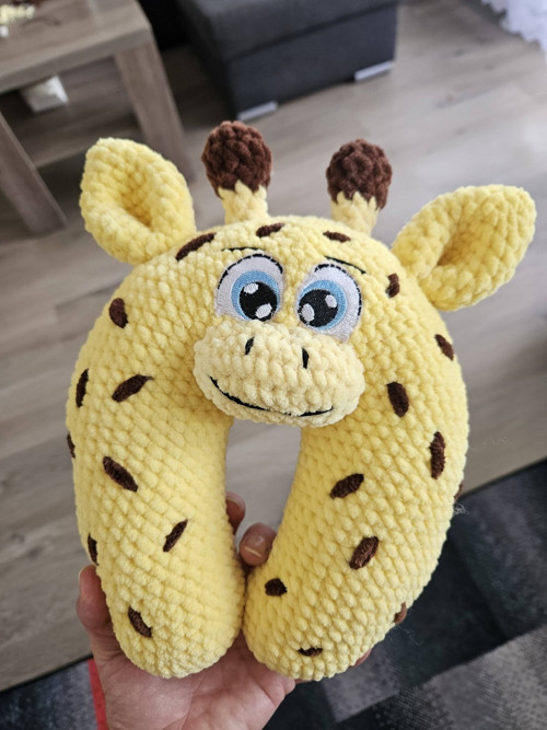 Dětský háčkovaný cestovní polštářek — foto 2