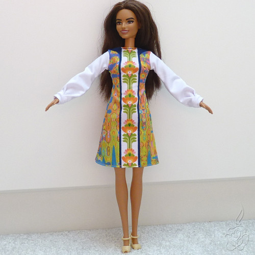 Barevné šaty pro Barbie - Folklor — foto 4