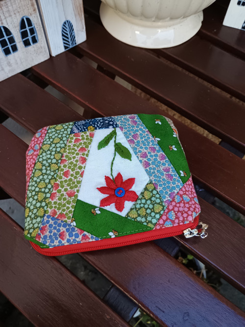 Taštička S Výšivkou — foto 3