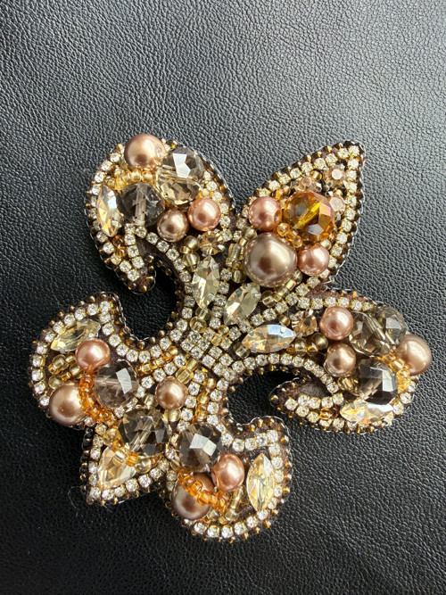 Brož Fleur-de-lis Hnědá — foto 2