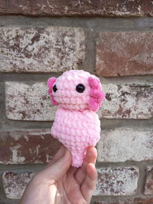 Háčkovaný axolotl - růžový — foto 2