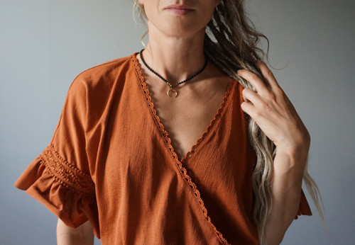 Macramé náhrdelník Dark moon — foto 3