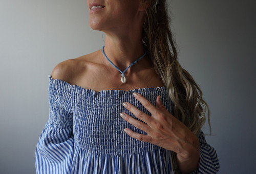 Macramé náhrdelník Cowrie & Angelit — foto 3