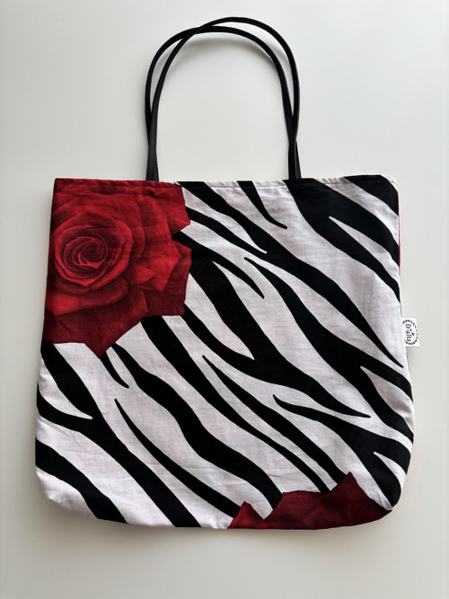 Zebra s růžemi — foto 2