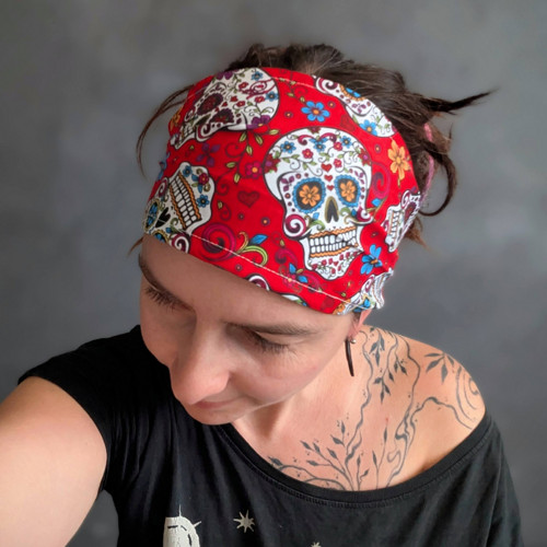 Šátková čelenka La calavera (červená) — foto 2