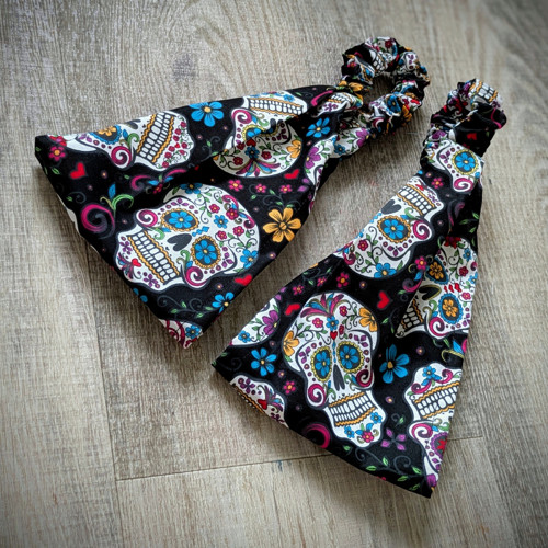 Šátková čelenka La calavera (černá) — foto 2