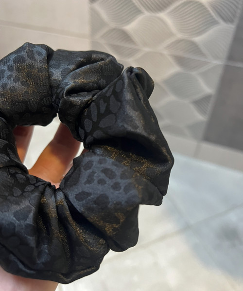 Saténová scrunchie široká — foto 2