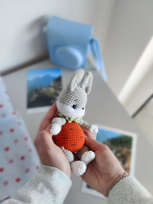 Háčkovaný zajíček Oliver - mini — foto 2