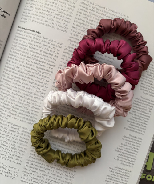 Rose & Olive Collection – hedvábné gumičky 5 ks — foto 2