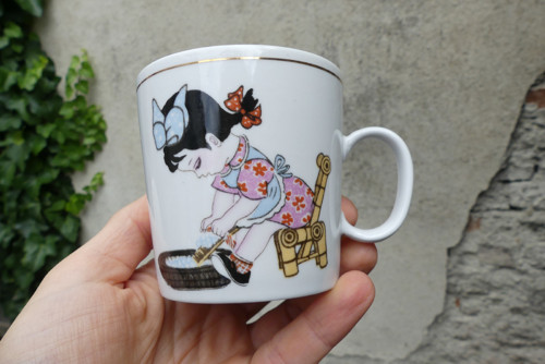 Pradlenka...dětský porcelánový hrníček — foto 3