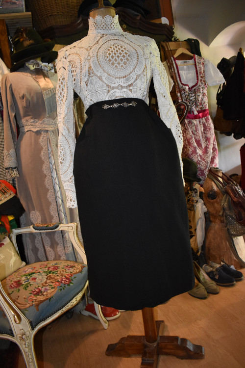 Pěkná stylová černá sukně vel. 38 — foto 6