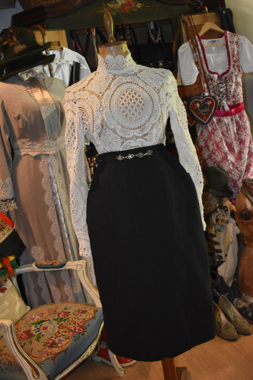 Pěkná stylová černá sukně vel. 38 — foto 2